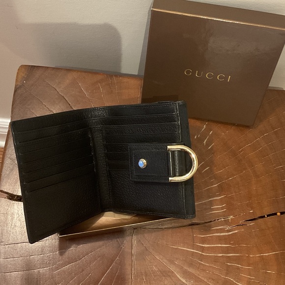 Unisex Gucci Black Wallet with Gold Hardware - Picture 2 of 6